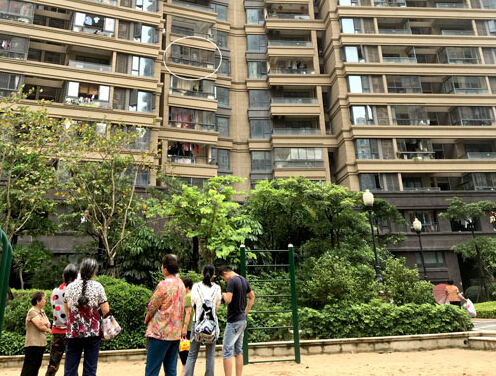 福州仓山华润橡树湾小区 5岁男童不幸7楼坠亡