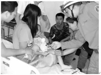 “蛋疼”的六一节 福州3龄童下体卡玩具车里
