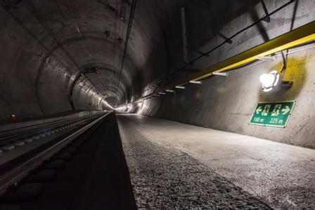 全球最深隧道开通 官员为何说是“天赐礼物”？