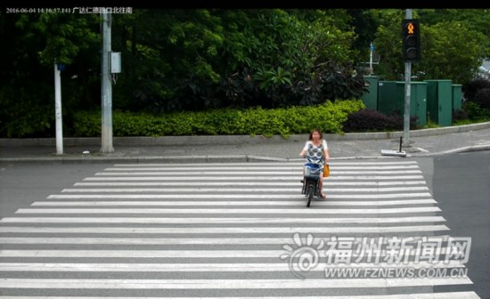 福州150辆车因违规调头受罚 集中在五一路津泰路口