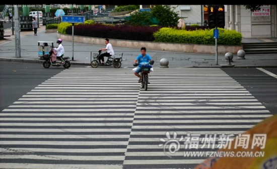 福州150辆车因违规调头受罚 集中在五一路津泰路口