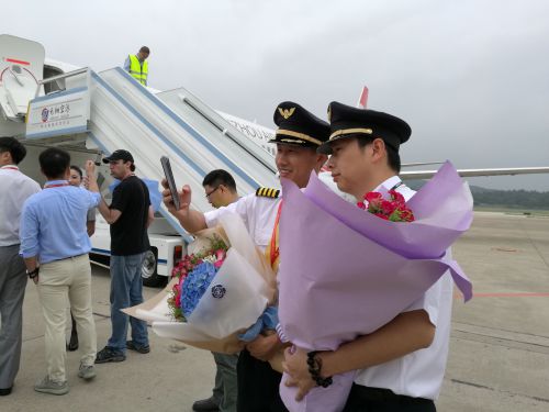 福州航空又添新成员 第8架波音客机顺利抵榕