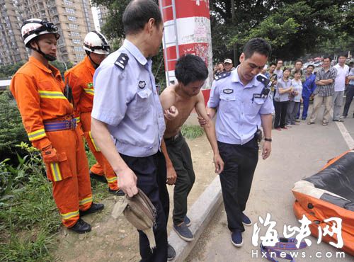 男子爬高压电线杆欲轻生 为营救他险些市区大停电 