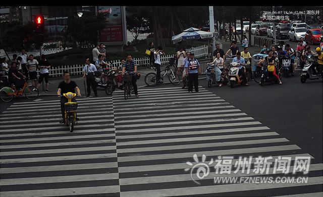 福州警方曝光150辆乱掉头车辆 23辆为单位或公司车辆