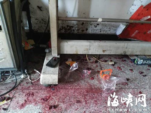塑料大可乐瓶装自家酿葡萄酒 半夜“爆炸”