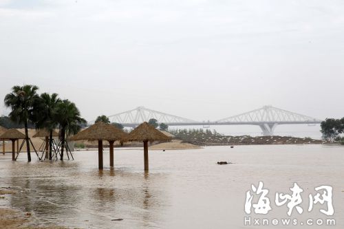 闽江上游泄洪 福州市区多个公园昨日“泡汤”