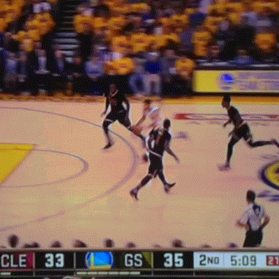 勒布朗怒扇库里上篮这霸气谁能比图