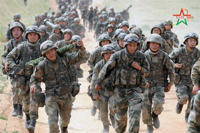 中国陆军年度大演习开战 蓝军换3款新型陆战装备
