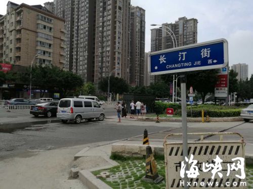 东南眼科附近非法营运车聚集 缺乏监管乘坐风险大