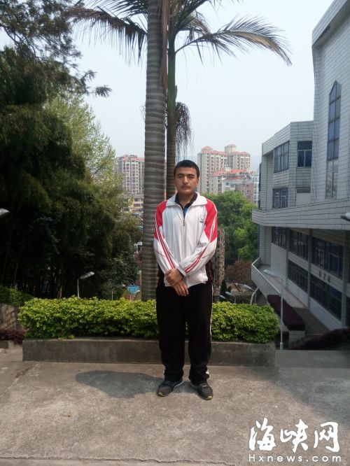 母爱激励他们不懈努力 全身心投入学习