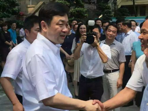 杨岳赴外省履新 离别前他写了一封感恩的信