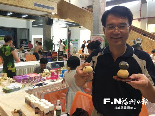肥皂可当橡皮泥玩 台湾创客发明软性肥皂亮相福州