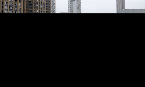 琴亭湖清淤腐臭味浓重扑鼻 湖面漂垃圾和死鱼