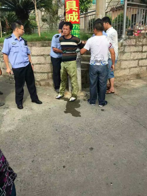 长乐一3岁男孩当街被抢 人贩被抓绑电线杆吓尿了