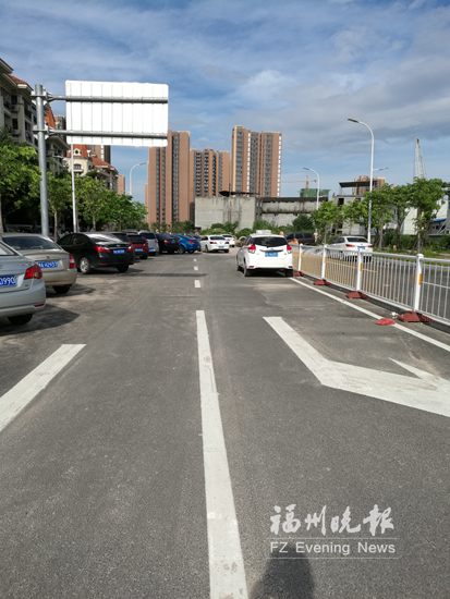 仓山2条相邻断头路成免费停车场 鲜有交警查处