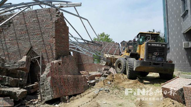 长乐文武砂镇一江边违建被拆除 占地面积135平米
