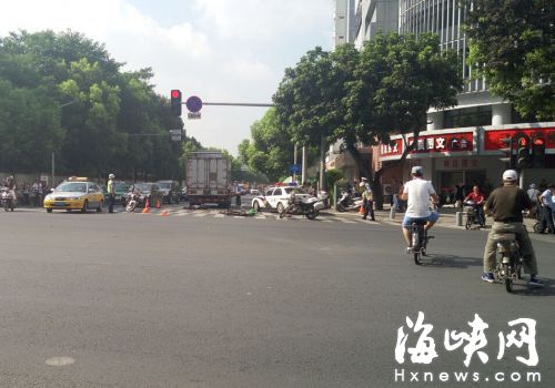 突发！杨桥路与通湖路口发生车祸 致一人身亡