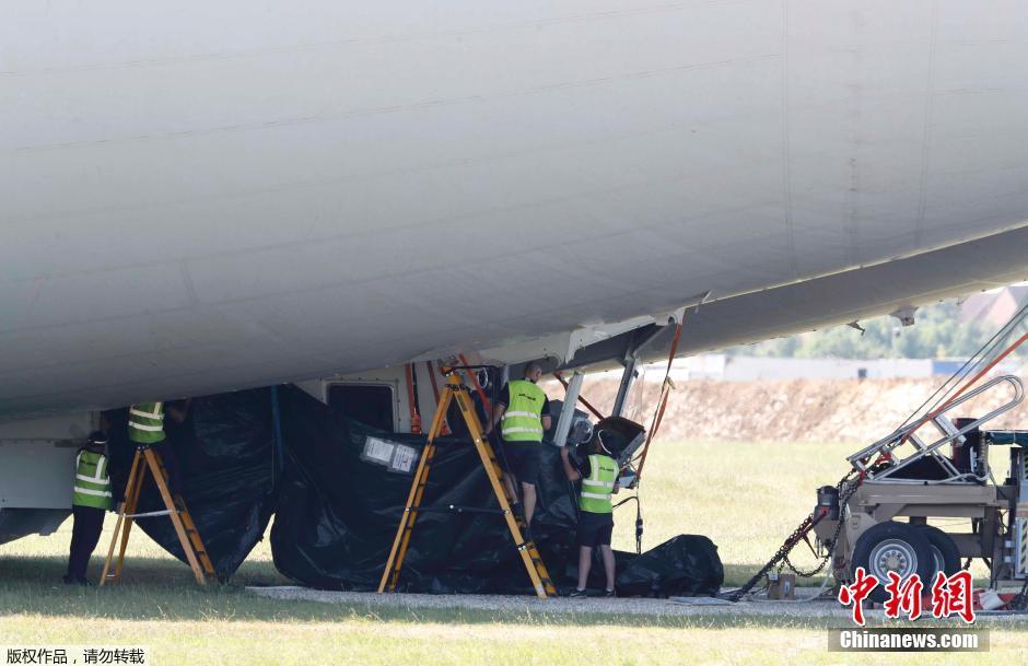 世界最大飞行器试飞7天撞电线杆 驾驶舱严重受损