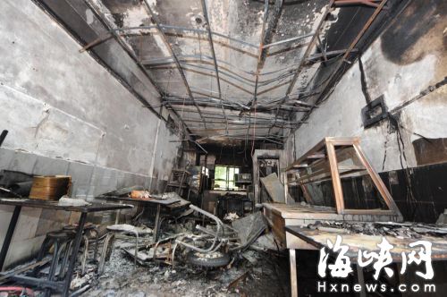 福州金港路一小区店面大火 疑电动车充电引发
