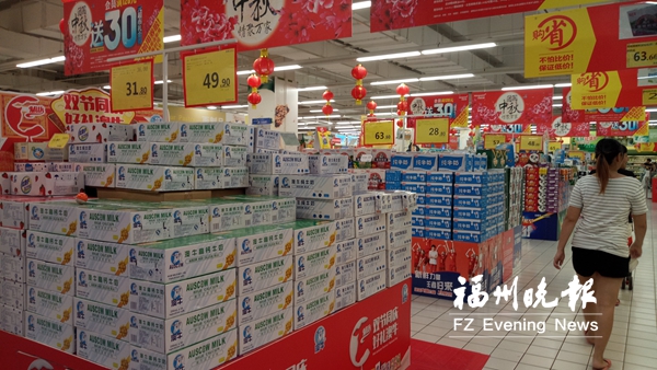 质量问题频出低价进口奶淡出市场 国产奶掀起反击战