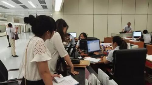 福州市行政服务中心服务时间延长 事没办完不下班