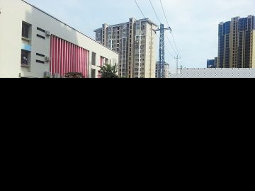 千米小路开修2年仍未修好 车辆一过尘土飞扬