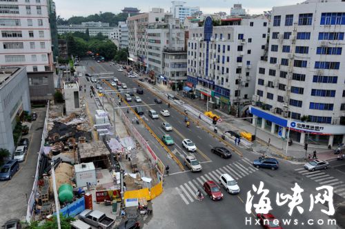 福州地铁围挡整改还路于民 道路通行效率提升