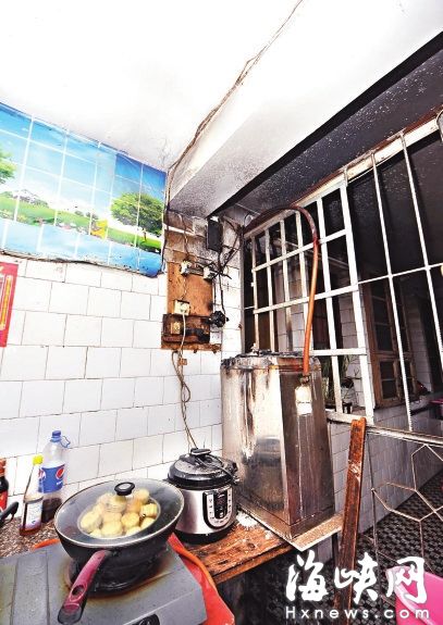 福州市民家中天际电炖锅起火 厂家：疑是居民家电闸短路引起