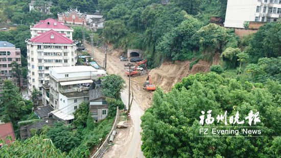 马尾沿山西路铺设沥青 整条通道明年初完工