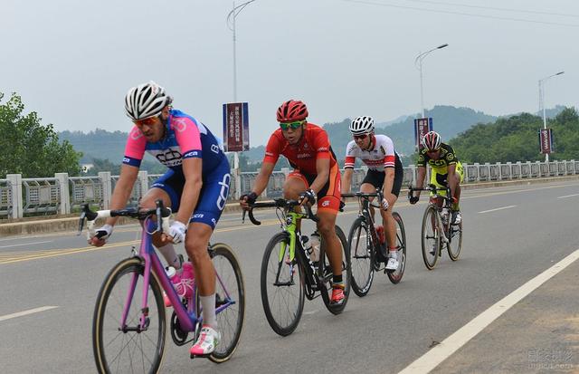 环鄱阳湖国际自行车赛 澳大利亚选手首站夺冠