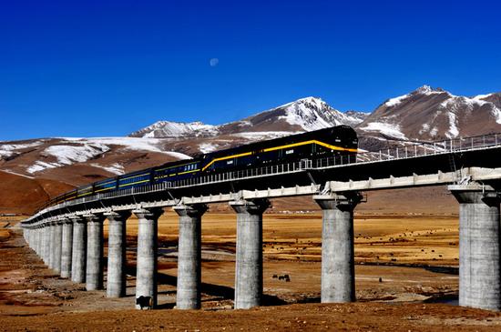 原标题：历时七年青藏铁路全线换轨