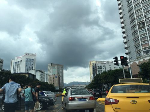 福州汽车北站门口道路封闭 需要出行的请绕行