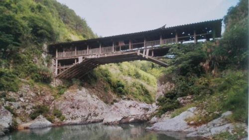 闽侯四座古廊桥毁于“莫兰蒂” 修复急寻遗失老构件