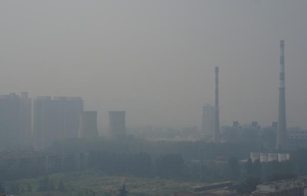 2016年9月4日，入秋后的河南省会郑州城区空气再陷重污染。 东方IC 资料