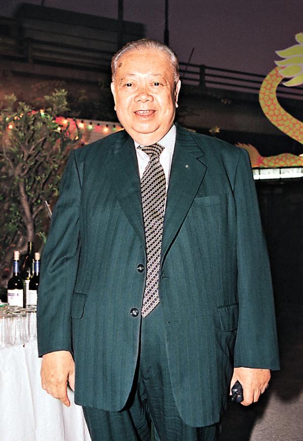 香港第一家上市的珠宝企业周生生发表公告宣布，集团创办人之一兼非执行董事周君廉于9月17日辞世，享年89岁。 东方IC 资料图