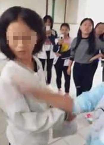 云南女中学生4分钟被扇20余耳光 7名打人学生被拘