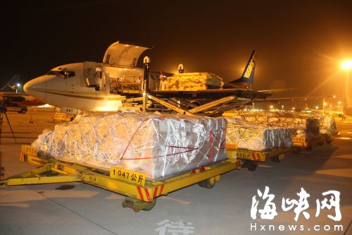 哈密古枣、贡瓜专机首飞福州 线上线下均可购买