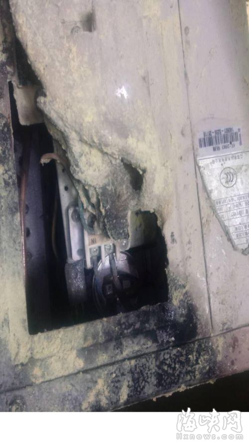 用了1年的新科空调外机凌晨爆炸 事发时正运行