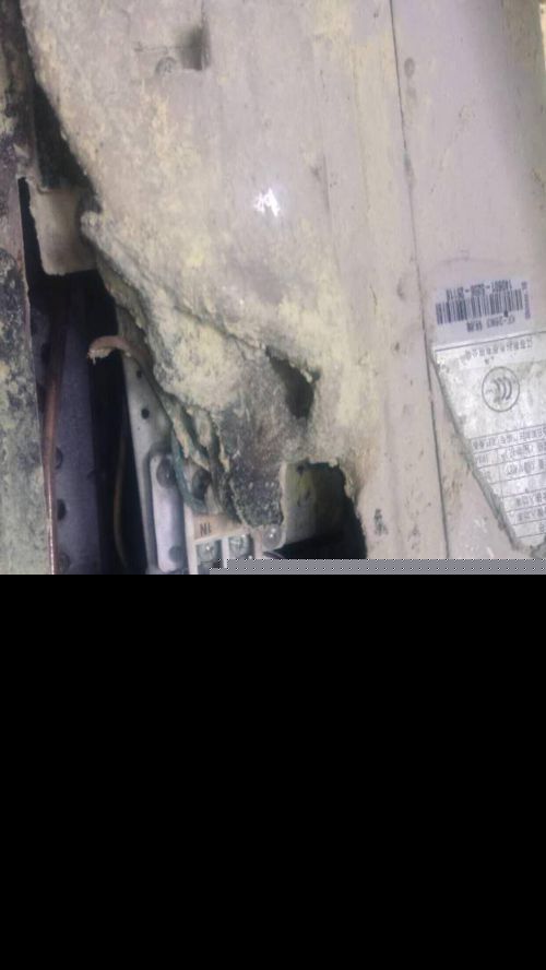 用了1年的新科空调外机凌晨爆炸 事发时正运行