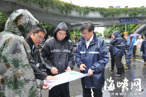 “鲇鱼”夜袭我省 致敬那些疾风骤雨中的勇士
