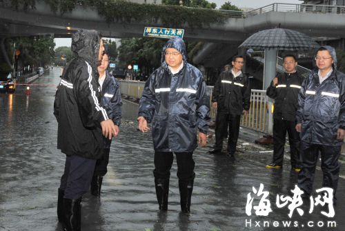 “鲇鱼”夜袭我省 致敬那些疾风骤雨中的勇士