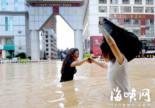 福州36处积水路段 力争今天全畅通