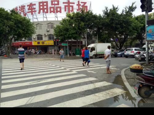 福州主干道最新最全航拍大检阅 台风36小时后城市“脑血栓”还剩多少