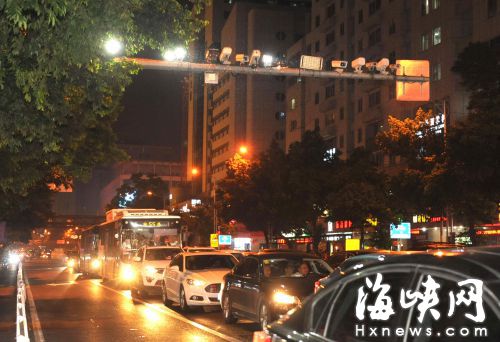 福州：查远光灯“神器”推广 10个新路口将安装