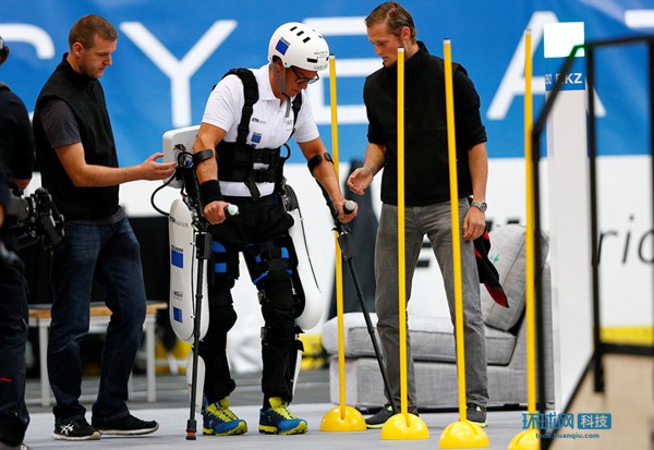全球首届“人机体育大赛”：机器人助力残障竞技
