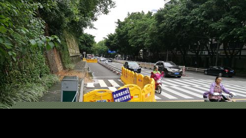 福飞南路与龙腰路交叉口 闹市围挡多日未施工