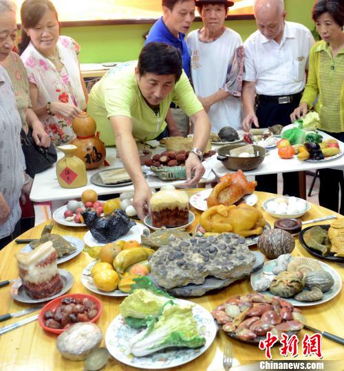 重阳节福州大摆石头宴　&ldquo;满汉全席&rdquo;以假乱真