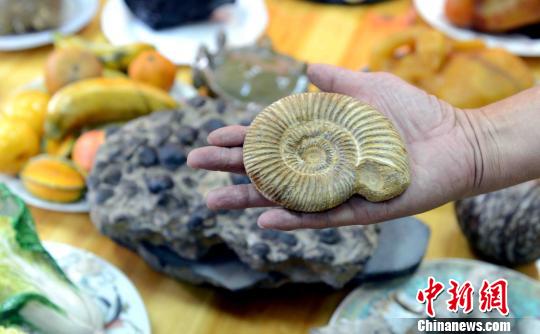 重阳节福州大摆石头宴　&ldquo;满汉全席&rdquo;以假乱真
