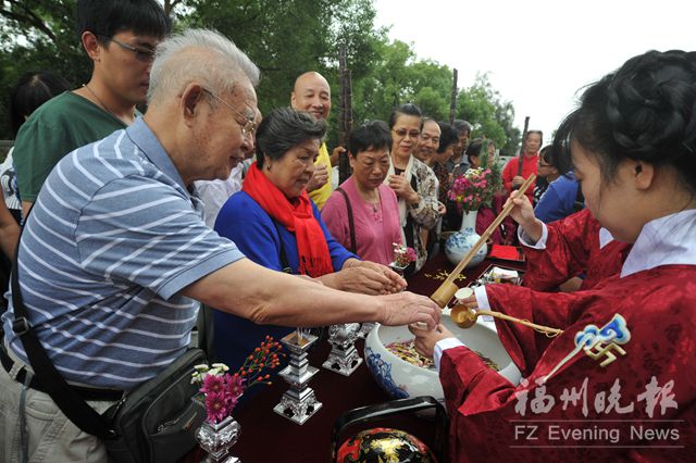 重阳佳节 镇海楼举办“诗赋重阳耀佳节”活动