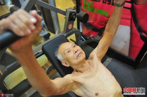 广州94岁肌肉爷爷沈华个人资料肌肉照片 沈华是怎么健身的